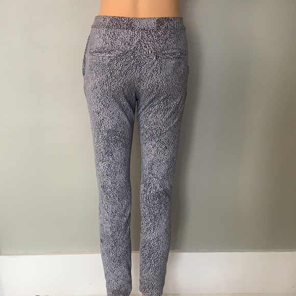 Lululemon pants - Picture 9 of 11